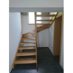 Stopnice iz masivnega lesa